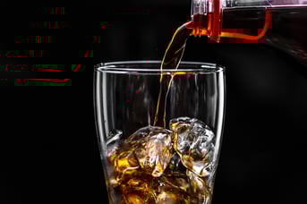 alcohol-black-background-bottle-1536900